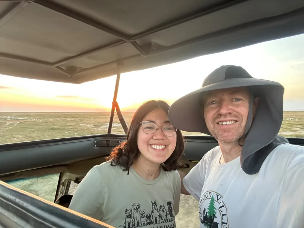 Luxury Kenya safari Land Cruiser in Masai Mara